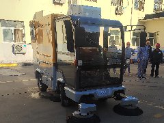 咸陽廠區內清掃用明諾掃